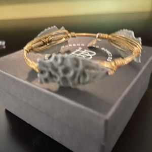 Bourbon and Bowties pewter arrowhead bangle